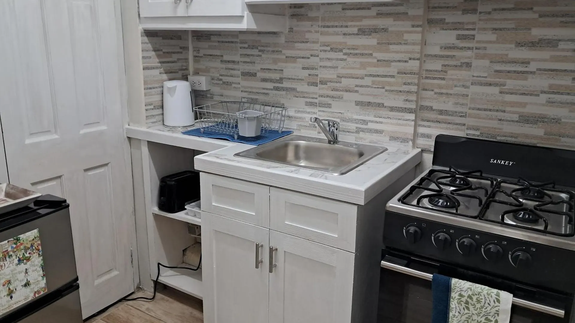Michand Guest Apartment: Cozy Airport-Adjacent Stay Christ Church Barbados