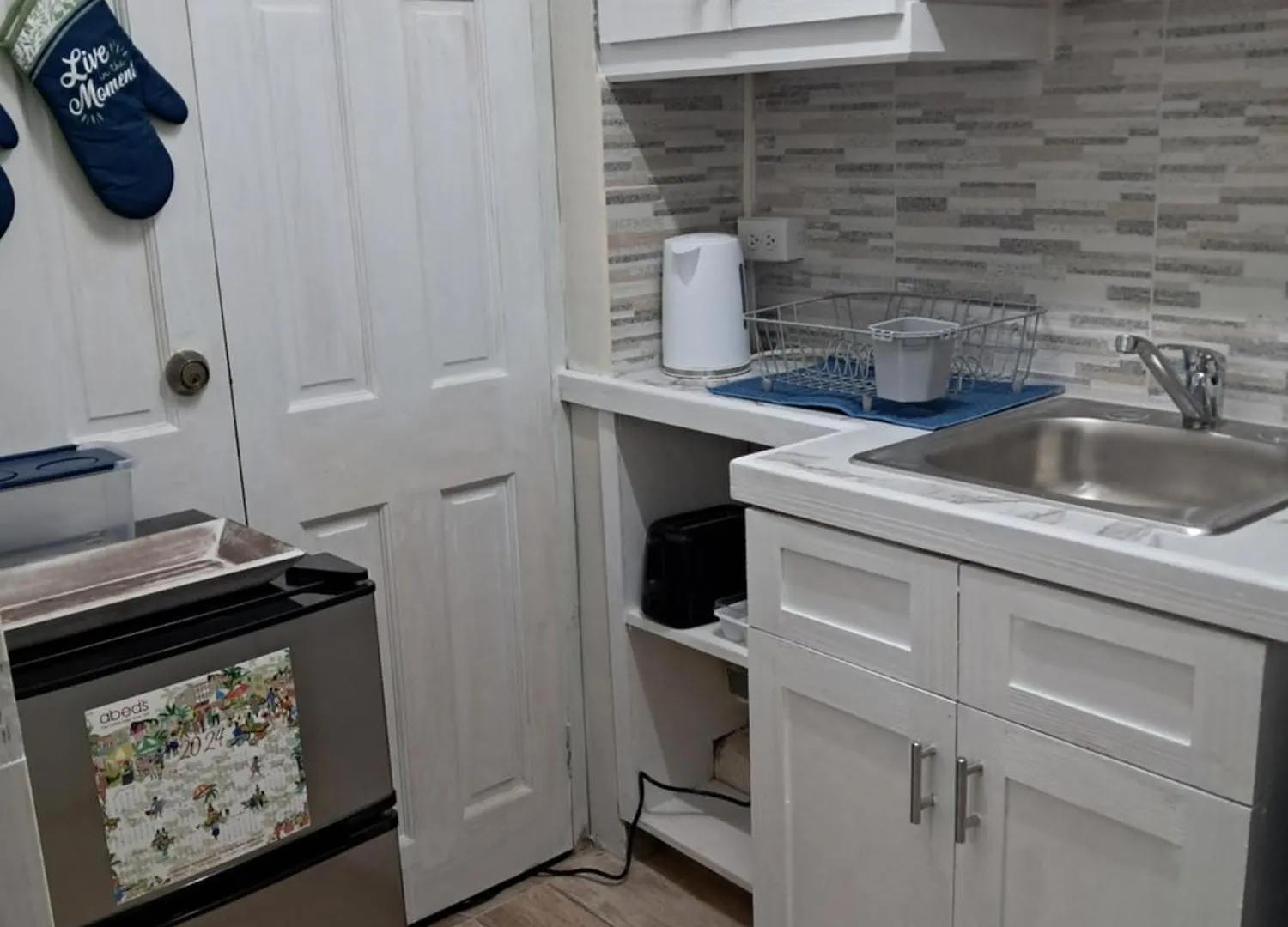 Michand Guest Apartment: Cozy Airport-Adjacent Stay Christ Church