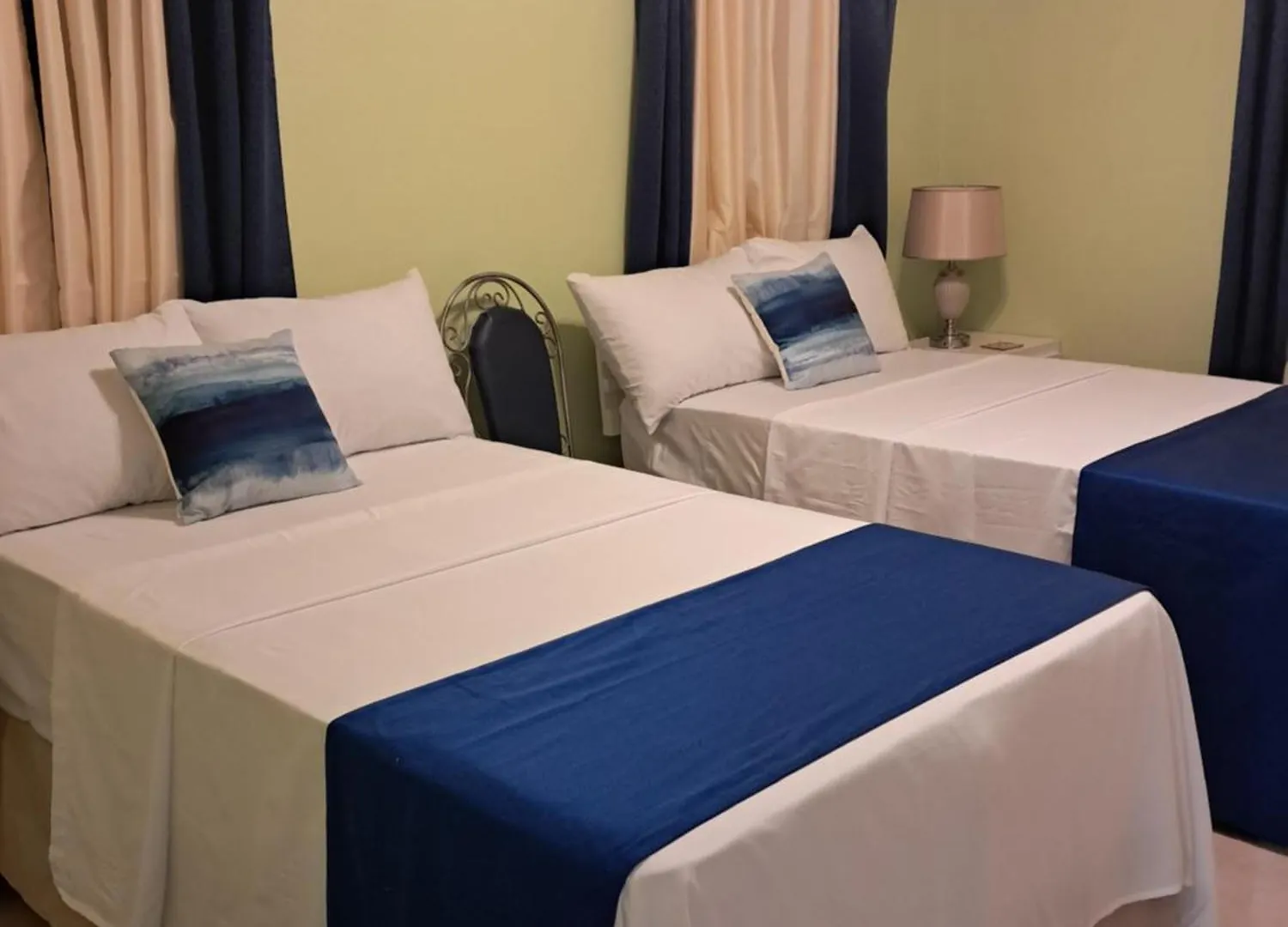 Michand Guest Apartment: Cozy Airport-Adjacent Stay Christ Church Apartment